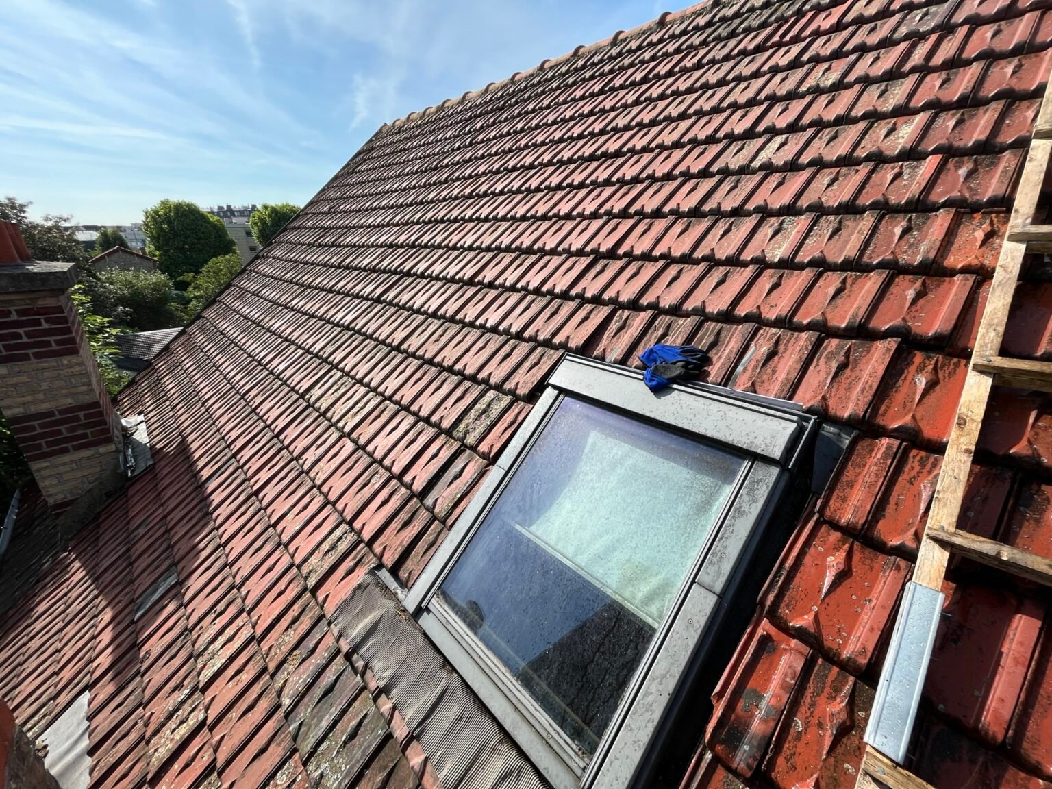 Leguet-artisan - Remplacement de tuiles : 5 astuces pour un chantier durable - Featured Image 1